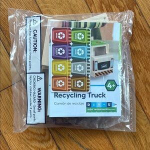 Lowe’s DIY Kids' Recycling Truck Toy